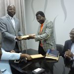 Remise de véhicules par le PNLS