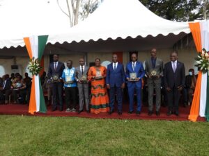 CEREMONIE DE REMISE DE DONS DE L’OMS AU MSHPCMU ET DE PRIX D’EXCELLENCE